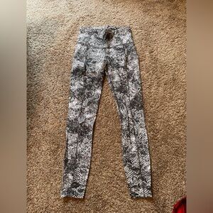Lululemon Black & White floral patterned leggings